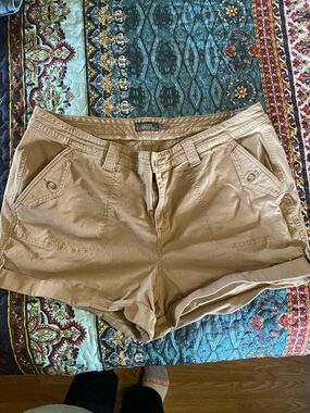 torrid Tan Rolled-Hem shorts size 24